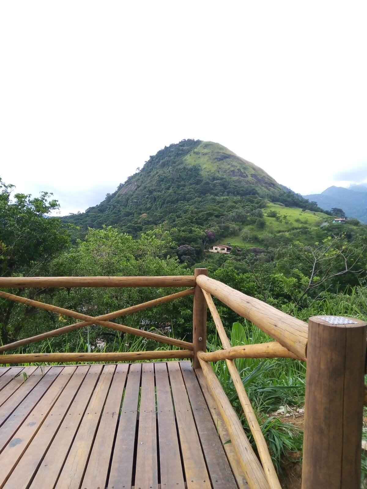 Mirante do Limoeiro em Guapimirim: Vistas deslumbrantes e aventuras