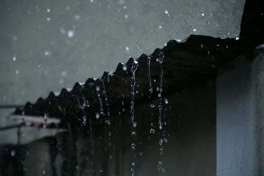 Sistema de captação de água da chuva caseiro