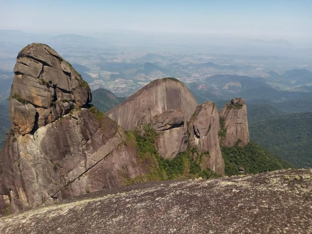 Cabeça de Peixe em Guapimirim Ainda não conheça a Cabeça de Peixe em Guapimirim? Uma trilha com fortes emoções.