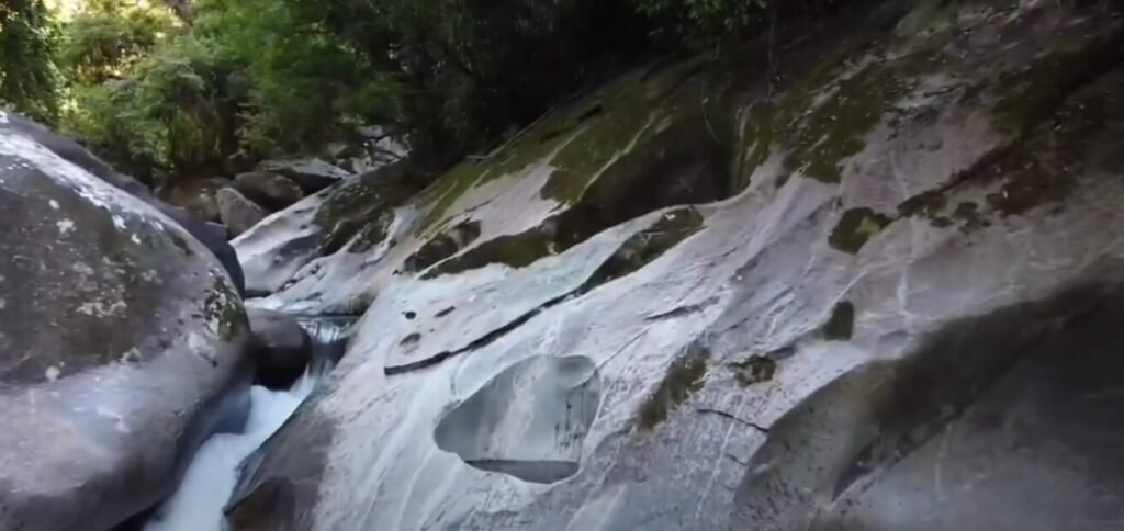 Roteiro de 1 dia em Guapimirim: trilhas, poços e aventura imperdível Roteiro de 1 dia em Guapimirim